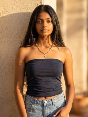 Hollister reversible  Navy /White tube top BNWT. Size Small